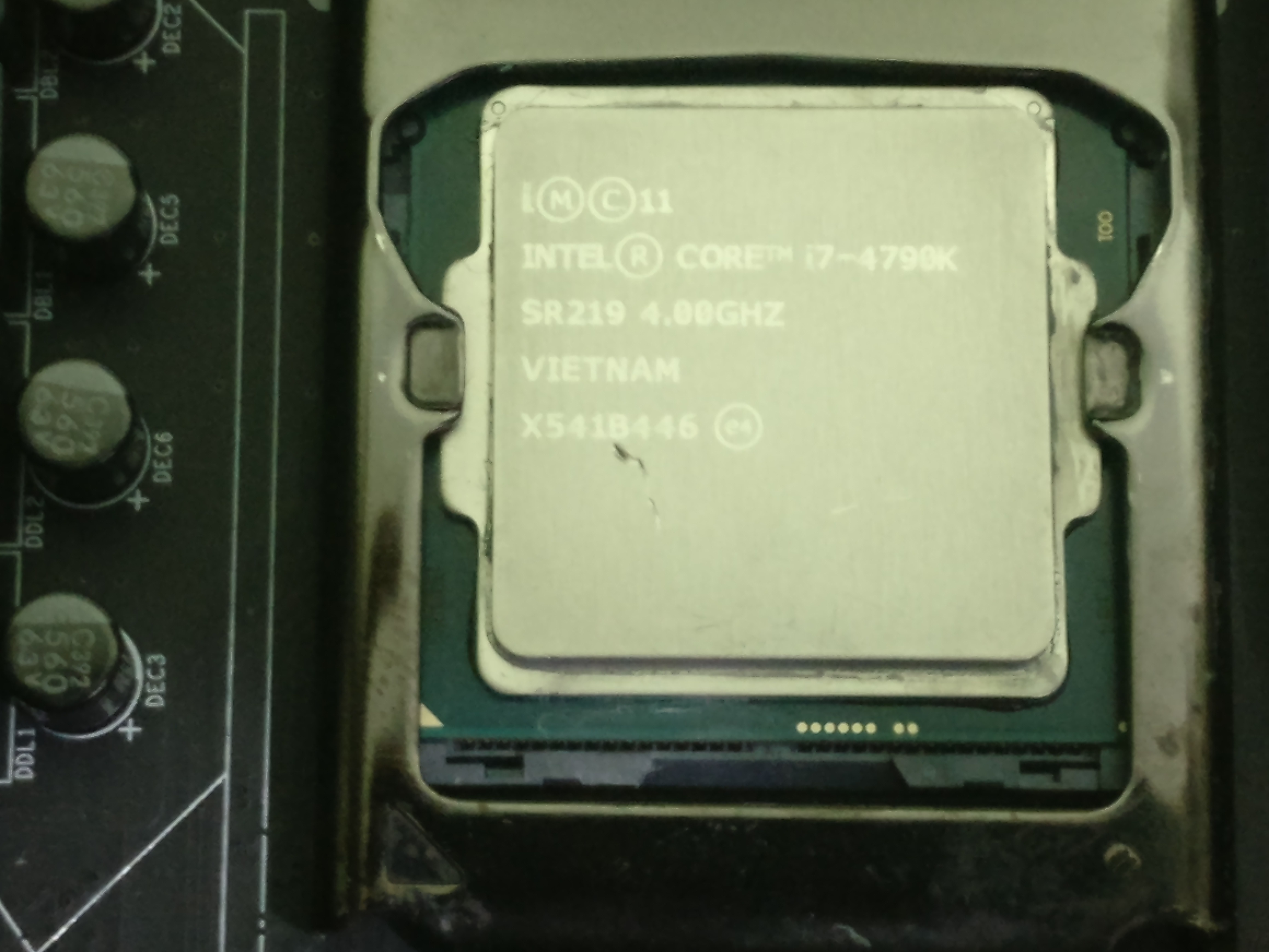Intel I7 4790k IHS damaged - Intel Community