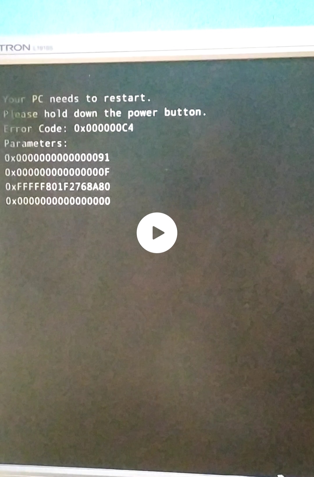 I can only install 32 bits Windows but my CPU supports 64... Error